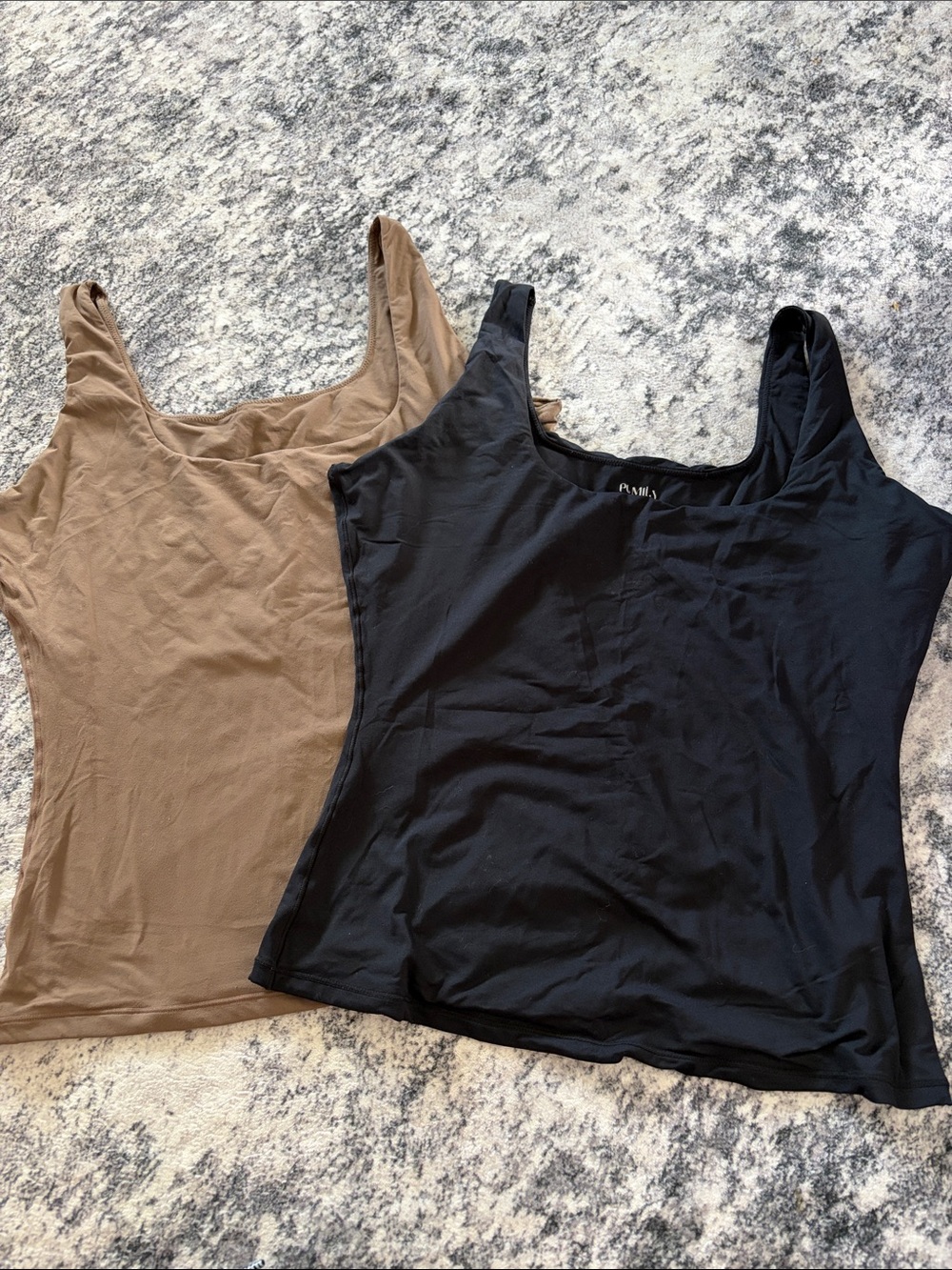 Everyday Scoop Tank Top - Black & Tan